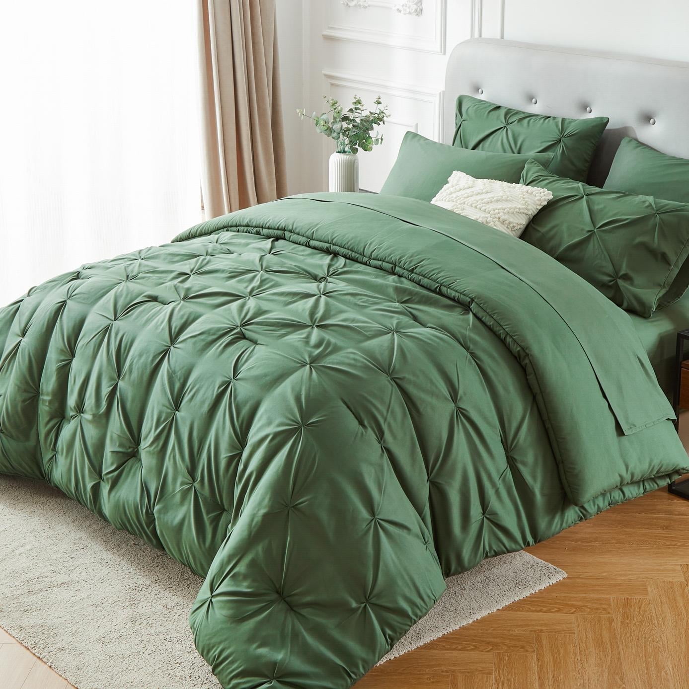 Queen Size Comforter Set,7 Pieces Dark Green Bedding Sets for All Season Bed in a Bag with Comforter ,Flat Sheet ,Fitted Sheet ,Pillowcases & Shams